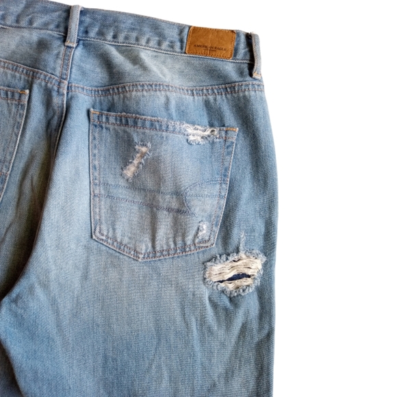AMERICAN EAGLE Hi-Rise Girlfriend Distressed Jeans - Picture 9 of 11